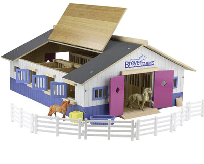 Breyer Farms Deluxe Stable Playset #3983